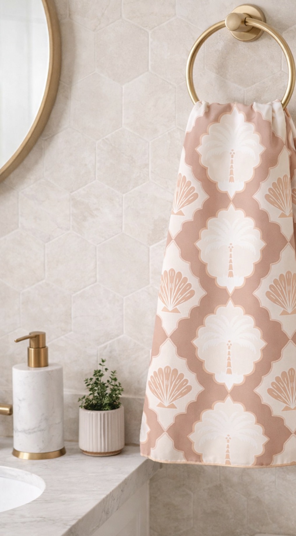 Beige shell hand towel